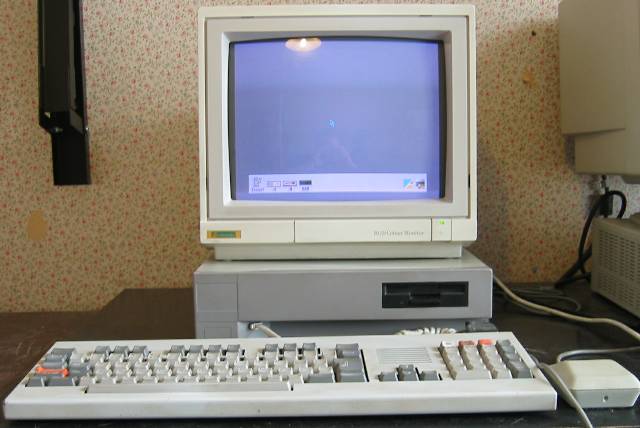 File:Acorn Archimedes A500.jpg