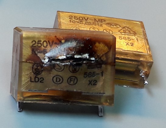 File:Failed RIFA X2 capacitor (Tektronix 2445).jpg