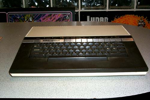 File:Atari 1400XL.jpg