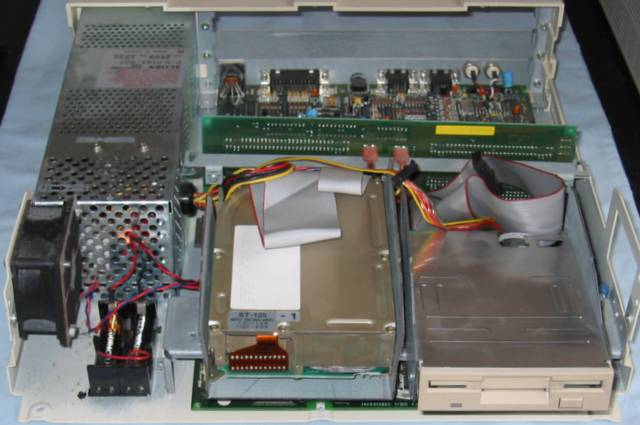 File:Acorn Archimedes A440-1 with front removed.jpg