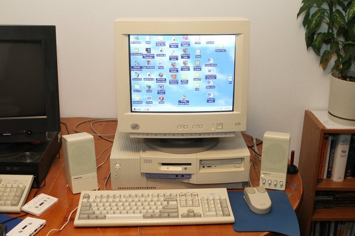 File:IBM PC Series 300 (photo).jpg