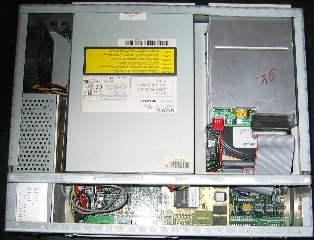 File:Acorn A7000 with cover removed.jpg