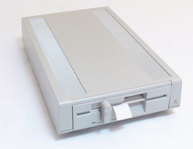 Mitsumi version, rectangular busy light below the latch