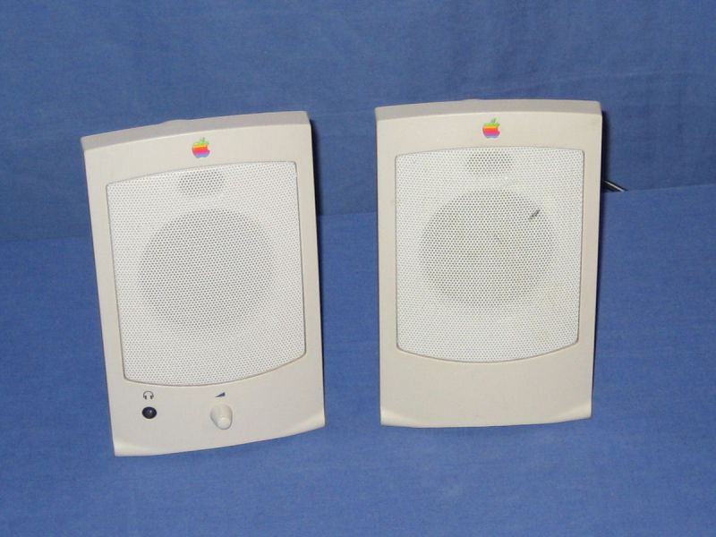 File:AppleDesign Powered Speakers II (platinum).jpg