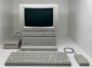 Apple Museum (Prague) Apple IIGS Woz (1986).jpg