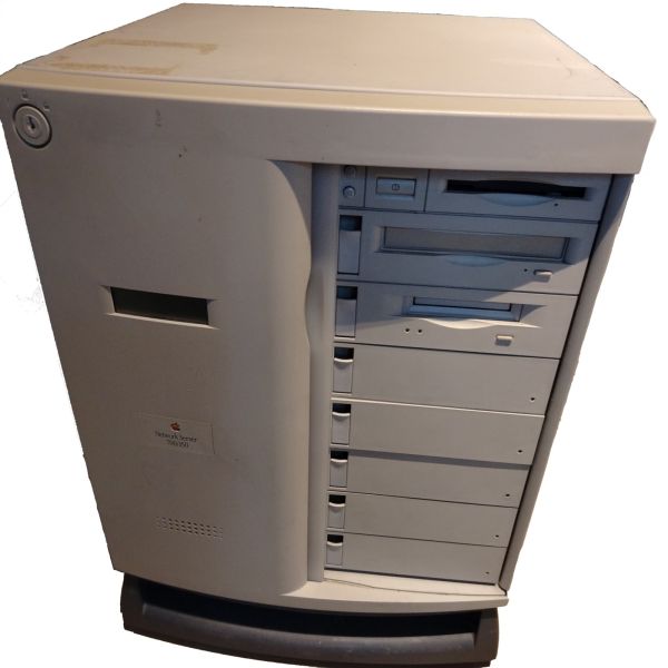 File:Apple Network Server 700-150.jpg