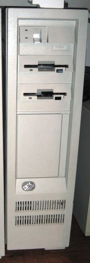 IBM PS-2 Model 80 (photo).jpg