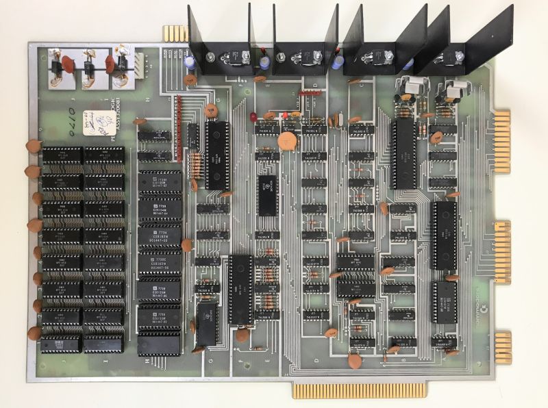 File:PET2001 Logic Board.jpg
