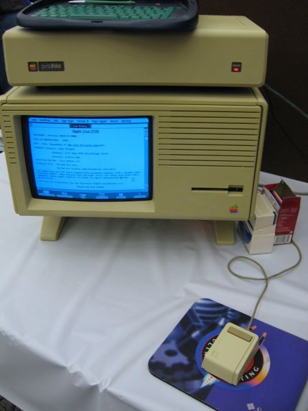 File:Apple Lisa 2 with ProFile.jpg