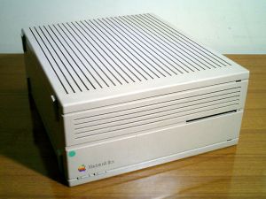 Macintosh IIcx on black.jpg