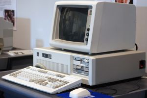 IBM PC AT (photo).jpg