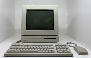 Macintosh LC (photo).jpg