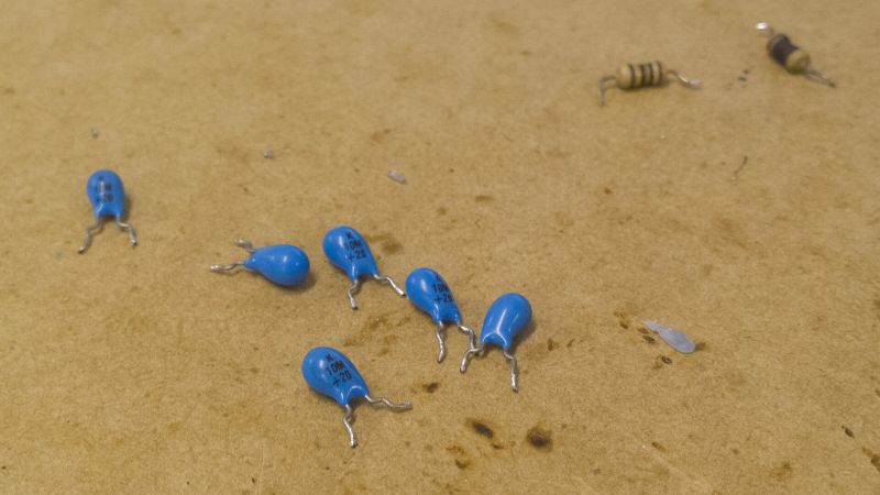 File:Failed dipped tantalum capacitors.jpg