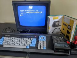 Amstrad CPC 664 (photo).jpg