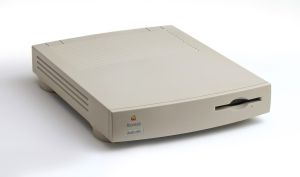 Macintosh Quadra 605 (photo).jpg