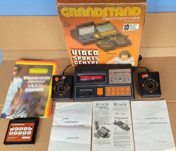 The boxed set, with the Spanish-language instructions