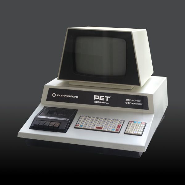File:Commodore PET 4000 Series (photo).jpg