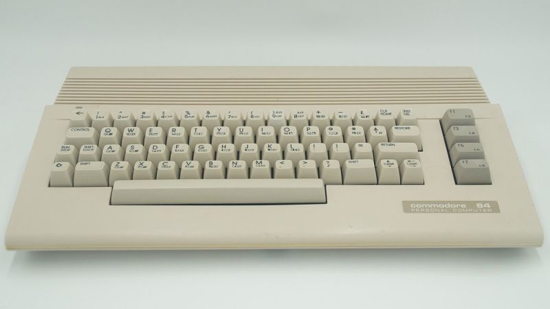 File:Commodore 64C (photo).jpg