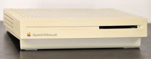 Macintosh Performa 400 (photo).jpg