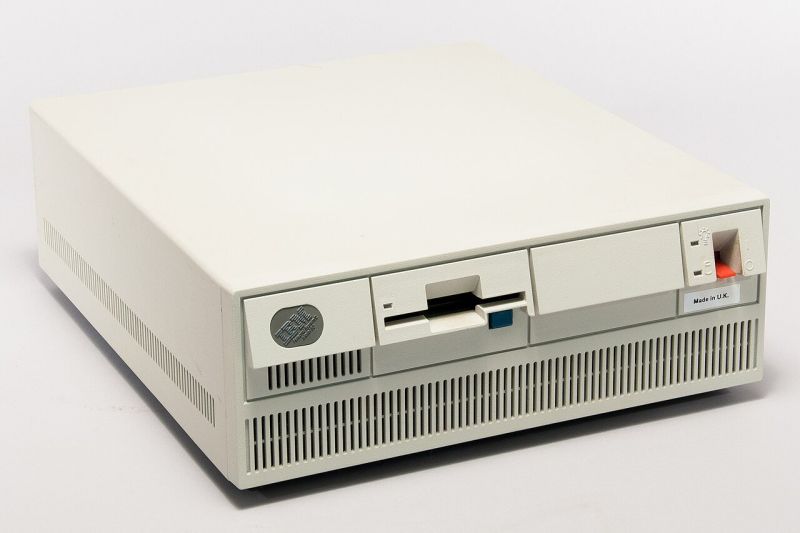 File:IBM PS-2 Model 50 (photo).jpg