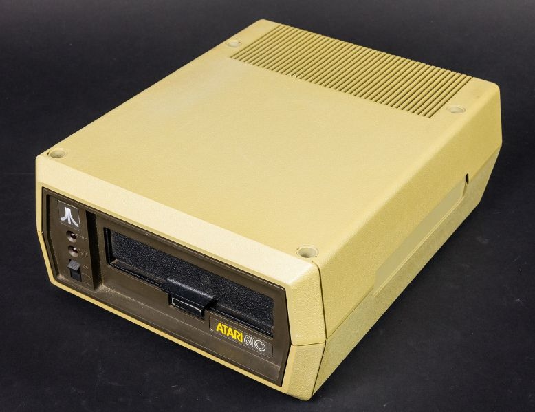 File:Atari 810 disk drive.jpg