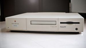 Power Macintosh 6100 (photo).jpg